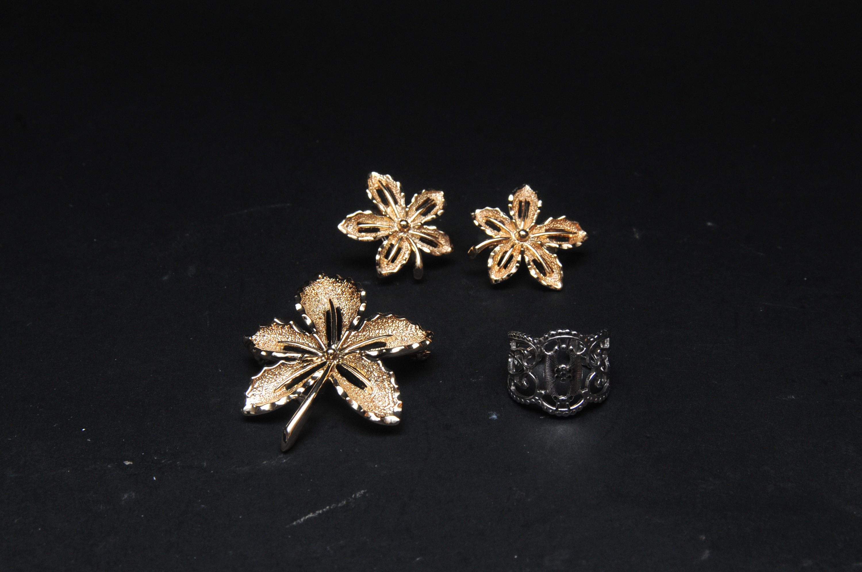 Vintage Sarah Coventry Ivy Leaf Pin and Clip-On Earrings Set and Silver Tone Ring