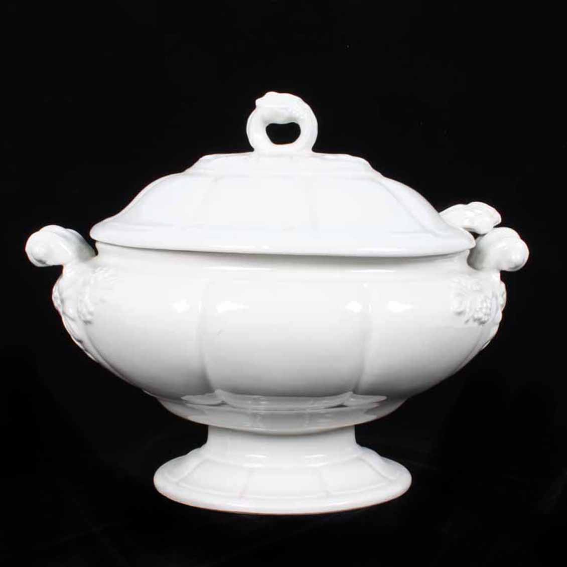 Red-Cliff Ironstone Soup Tureen