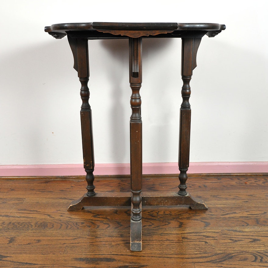 Antique Hannah's Furniture Mahogany Victorian Parlor Table
