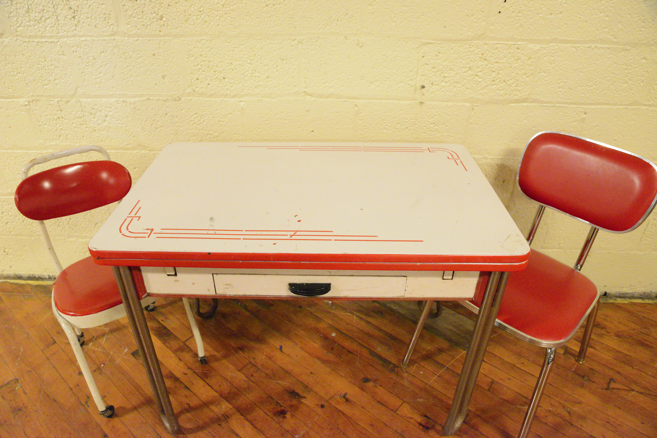 Vintage 1920s Enamel Top Kithen Table with Chairs