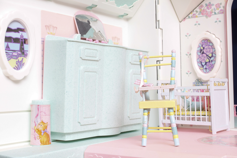 Barbie Dream House Victorian Mansion Plastic Dollhouse