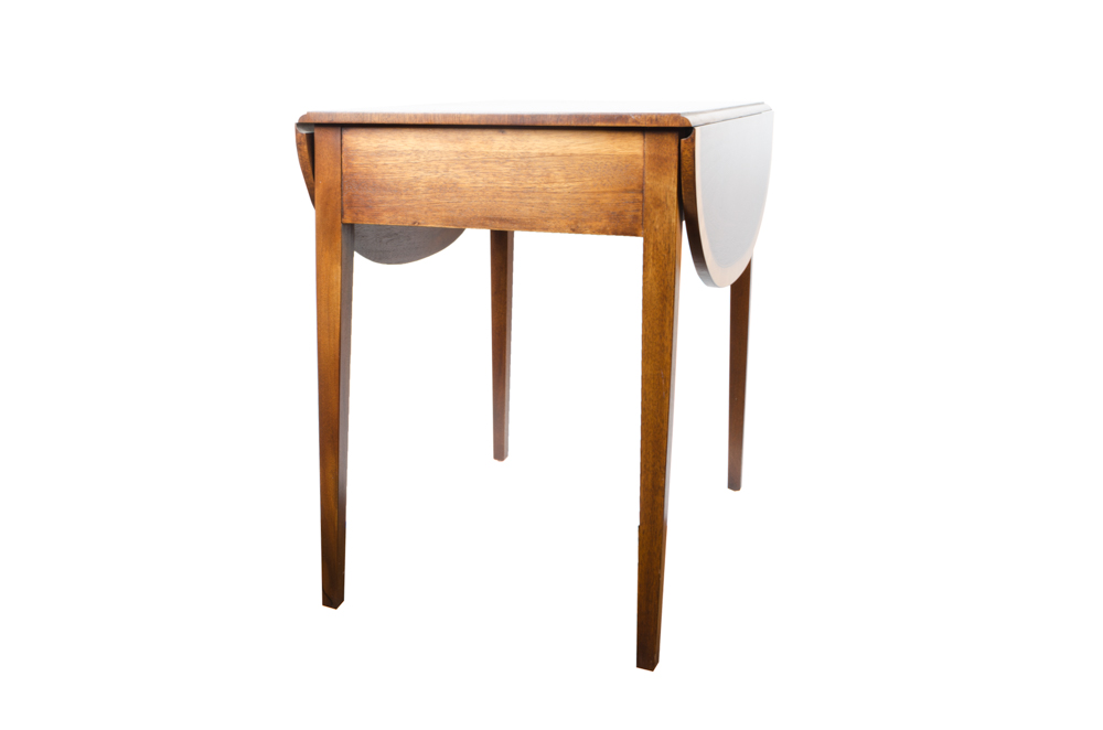 Wellington Hall Pembroke Table With Inlay