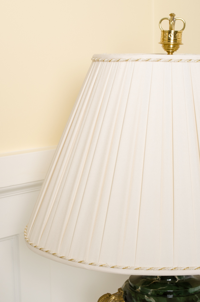 Neoclassical Style Table Lamp