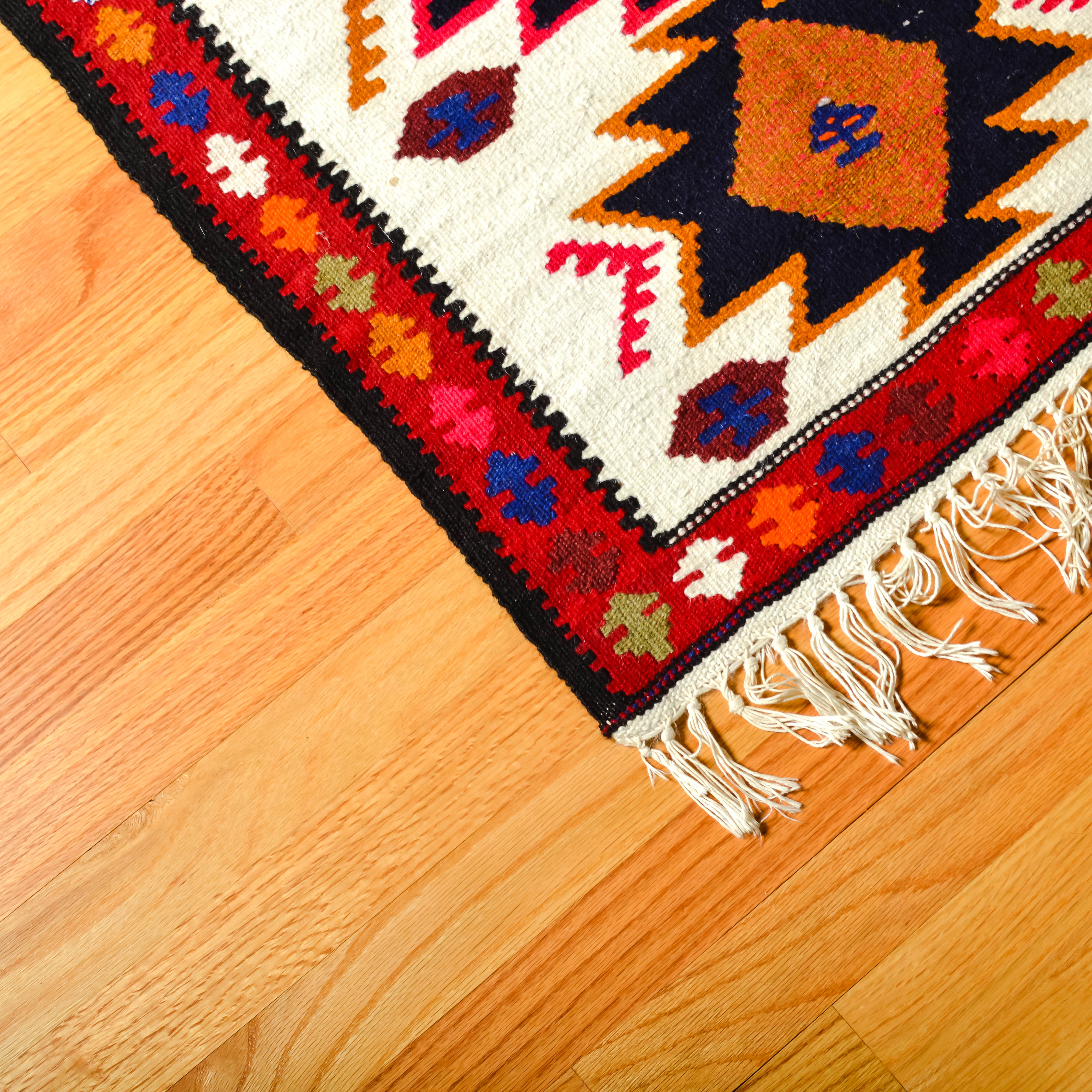 Hand Tufted Turkish Accent Rug