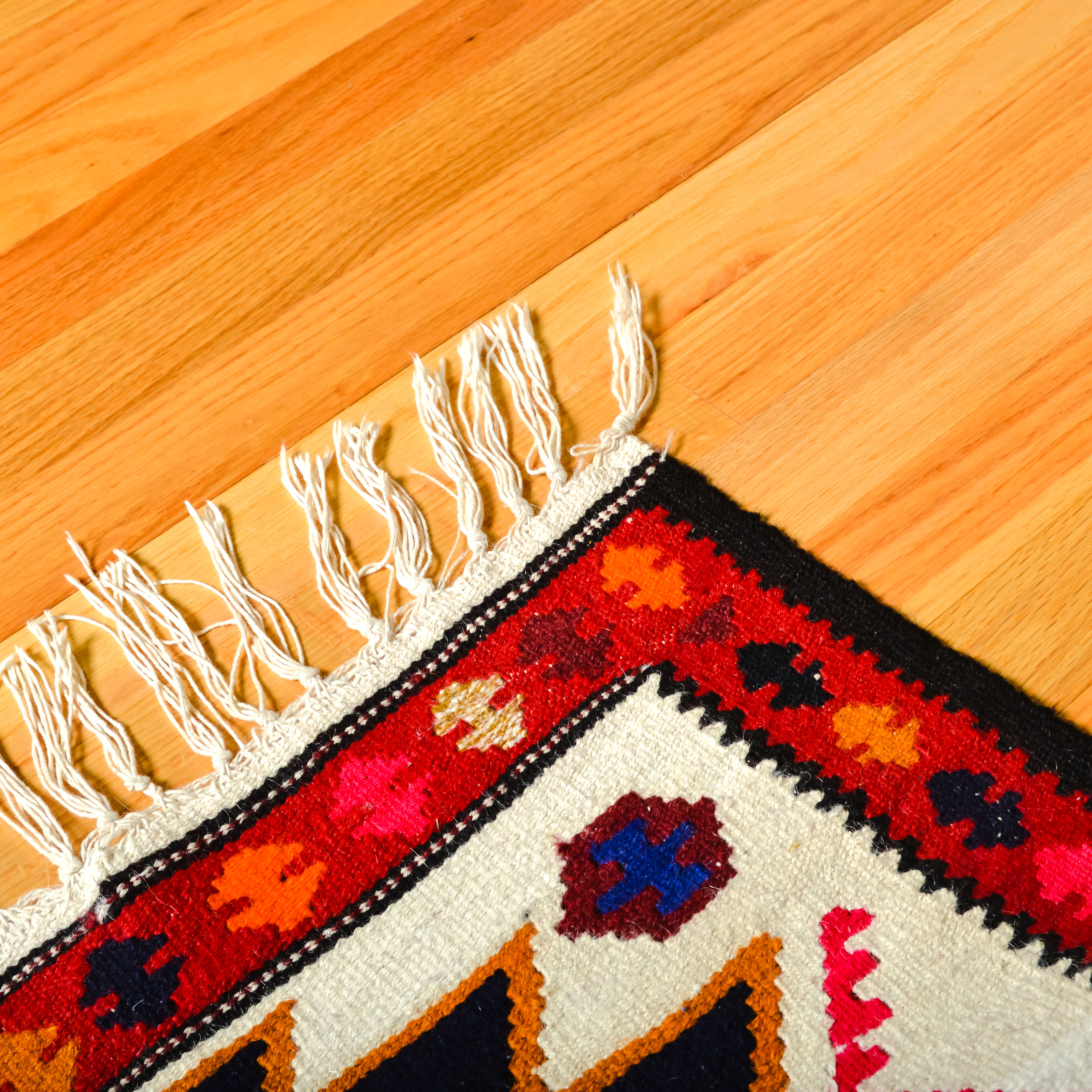 Hand Tufted Turkish Accent Rug