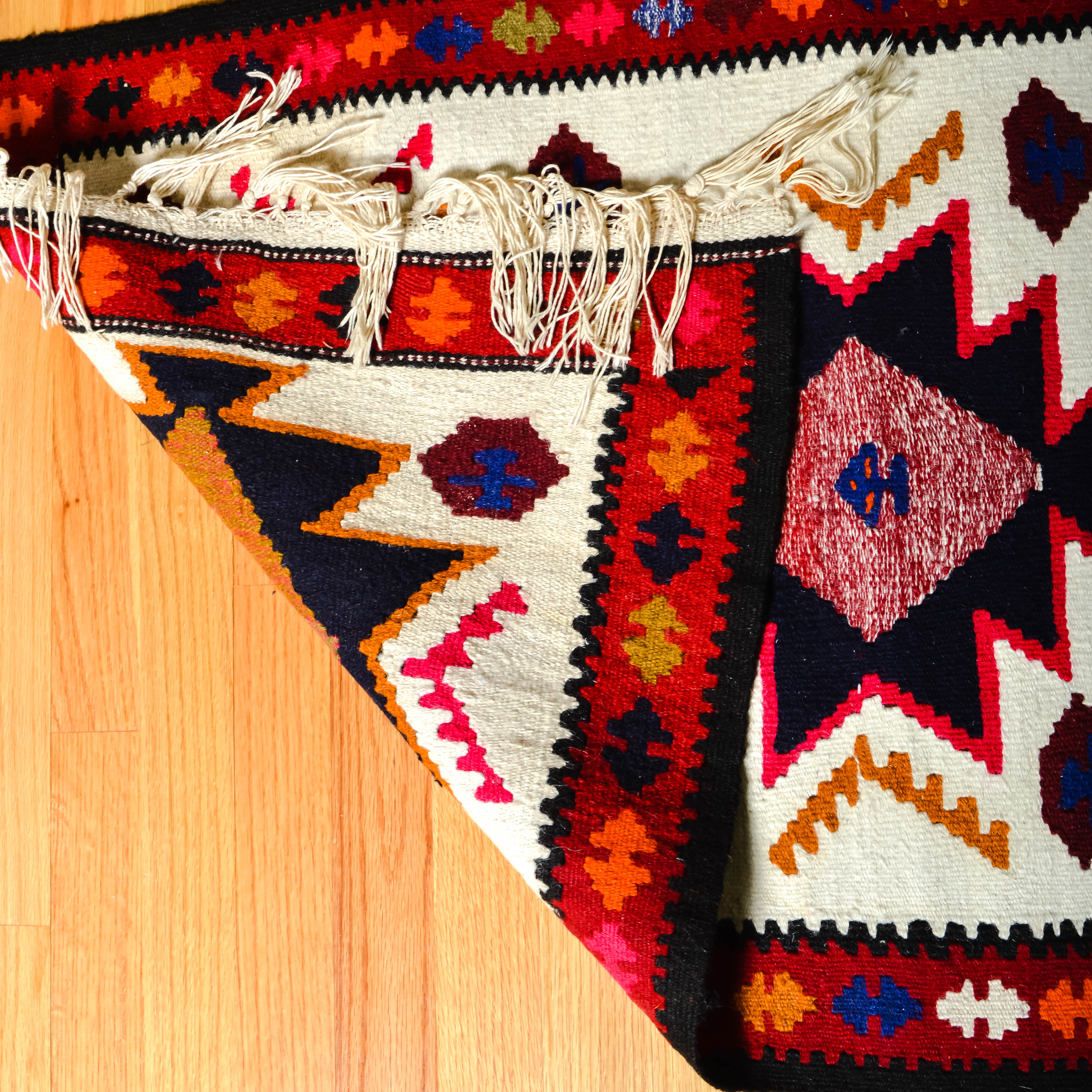 Hand Tufted Turkish Accent Rug