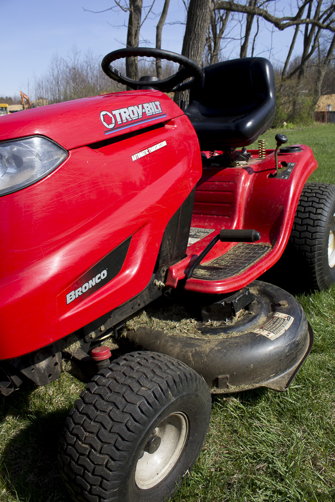 Troy-Bilt Bronco Gas Riding Lawn Mower