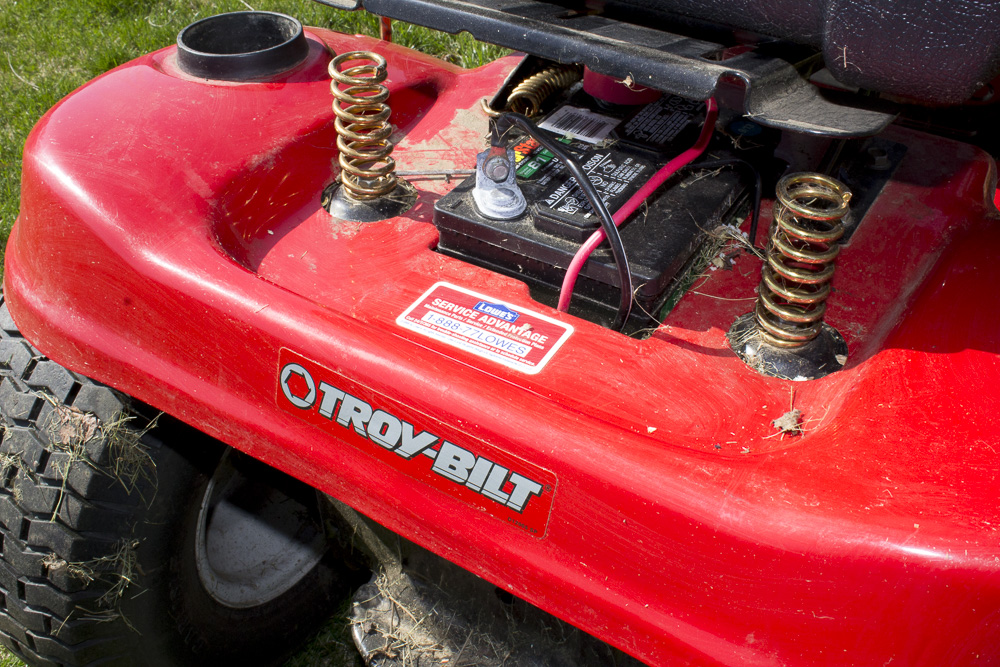 Troy-Bilt Bronco Gas Riding Lawn Mower