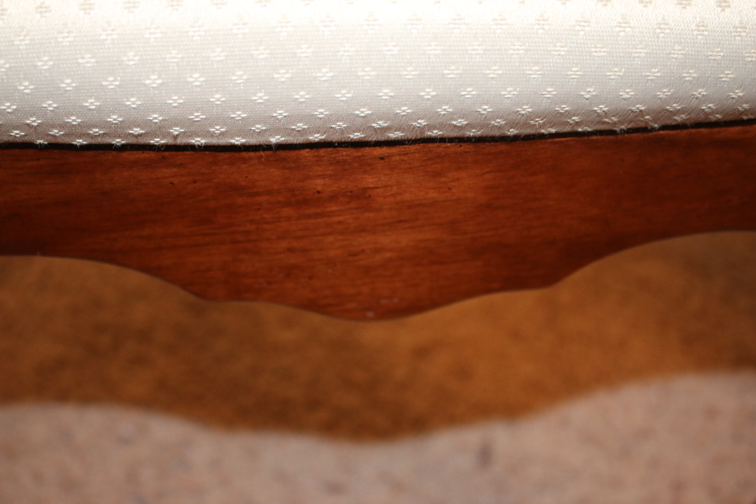 Lexington Cherry Dining Table and Chairs