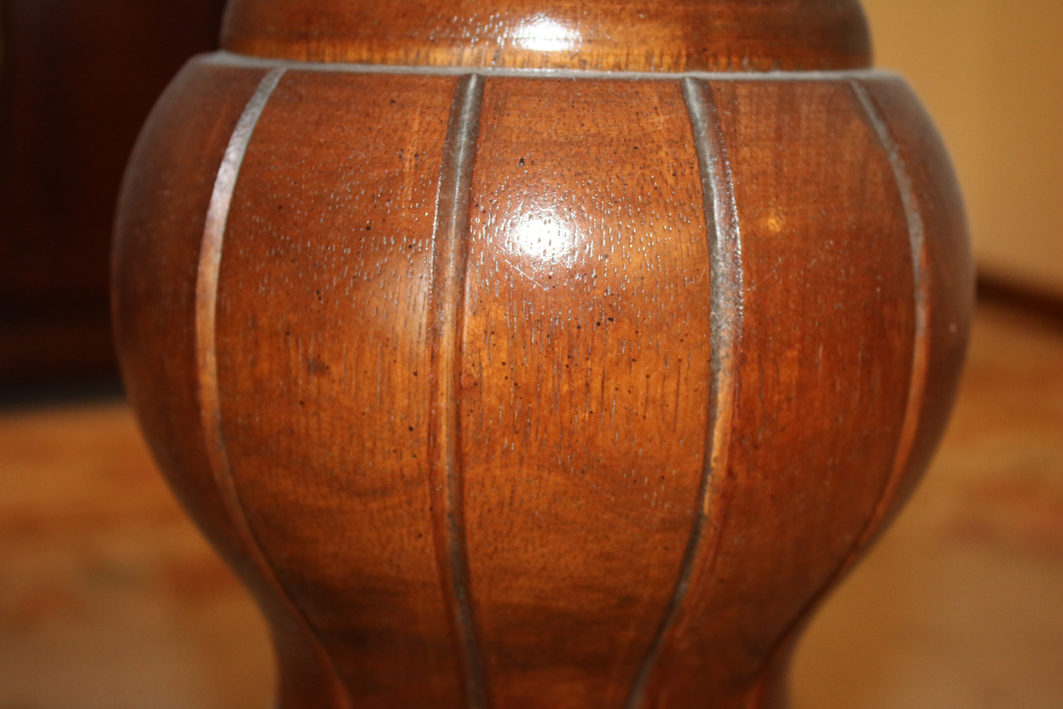 Lexington Cherry Dining Table and Chairs