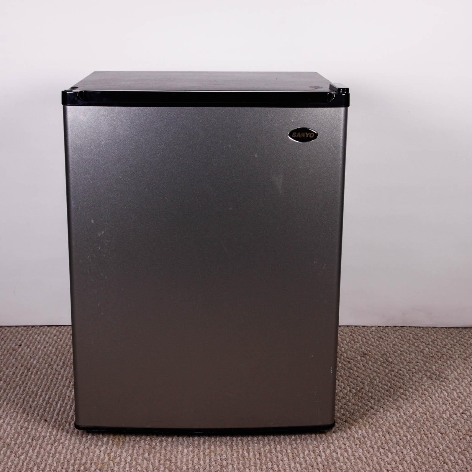 Sanyo Mini Refrigerator