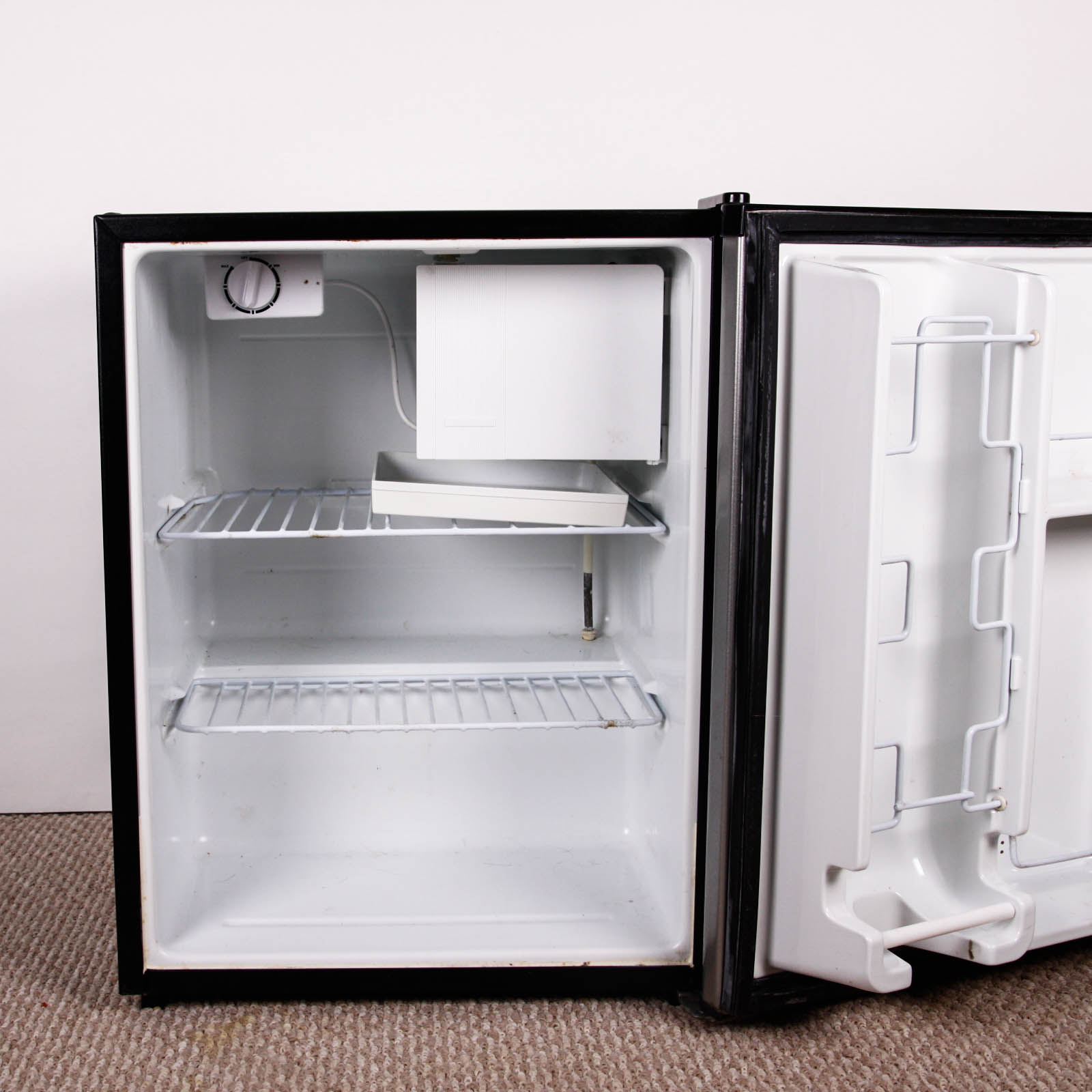 Sanyo Mini Refrigerator