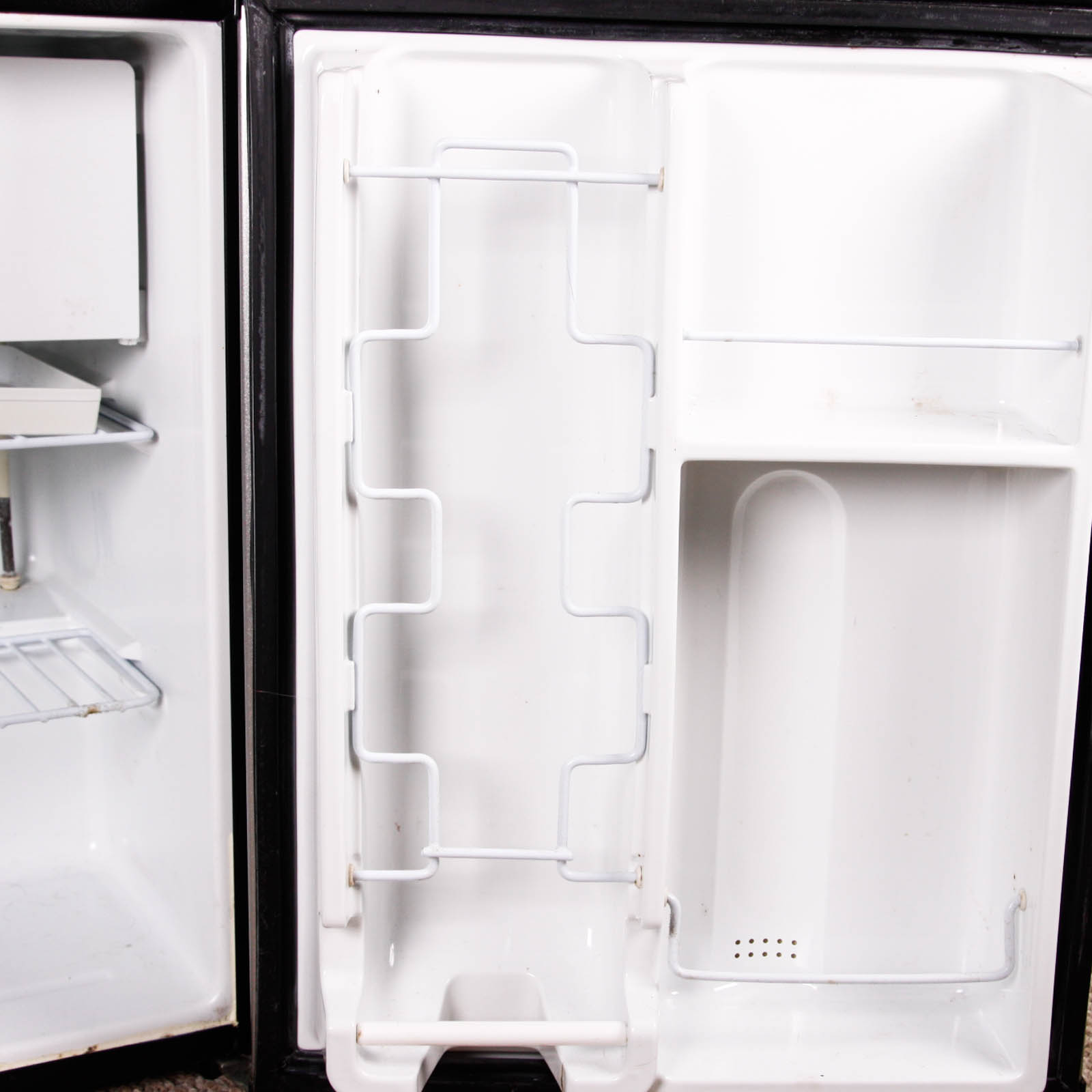 Sanyo Mini Refrigerator