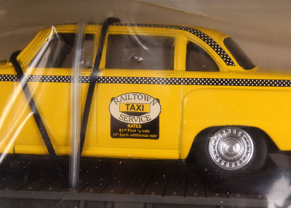 MTH Rail King Flat Cars with Classic Utility Vehicles