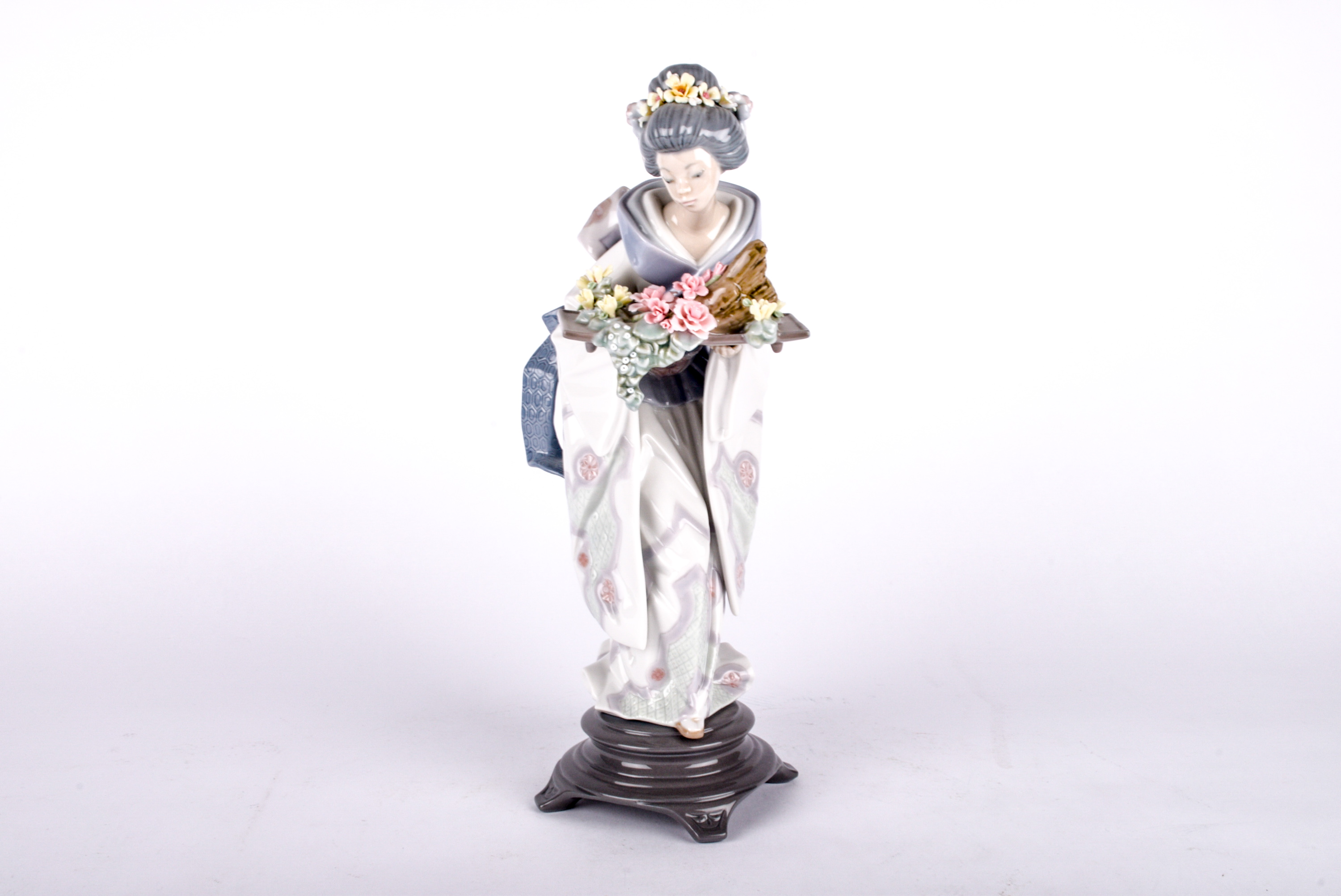 Lladro Japanese Geisha with Flower Filled Platter