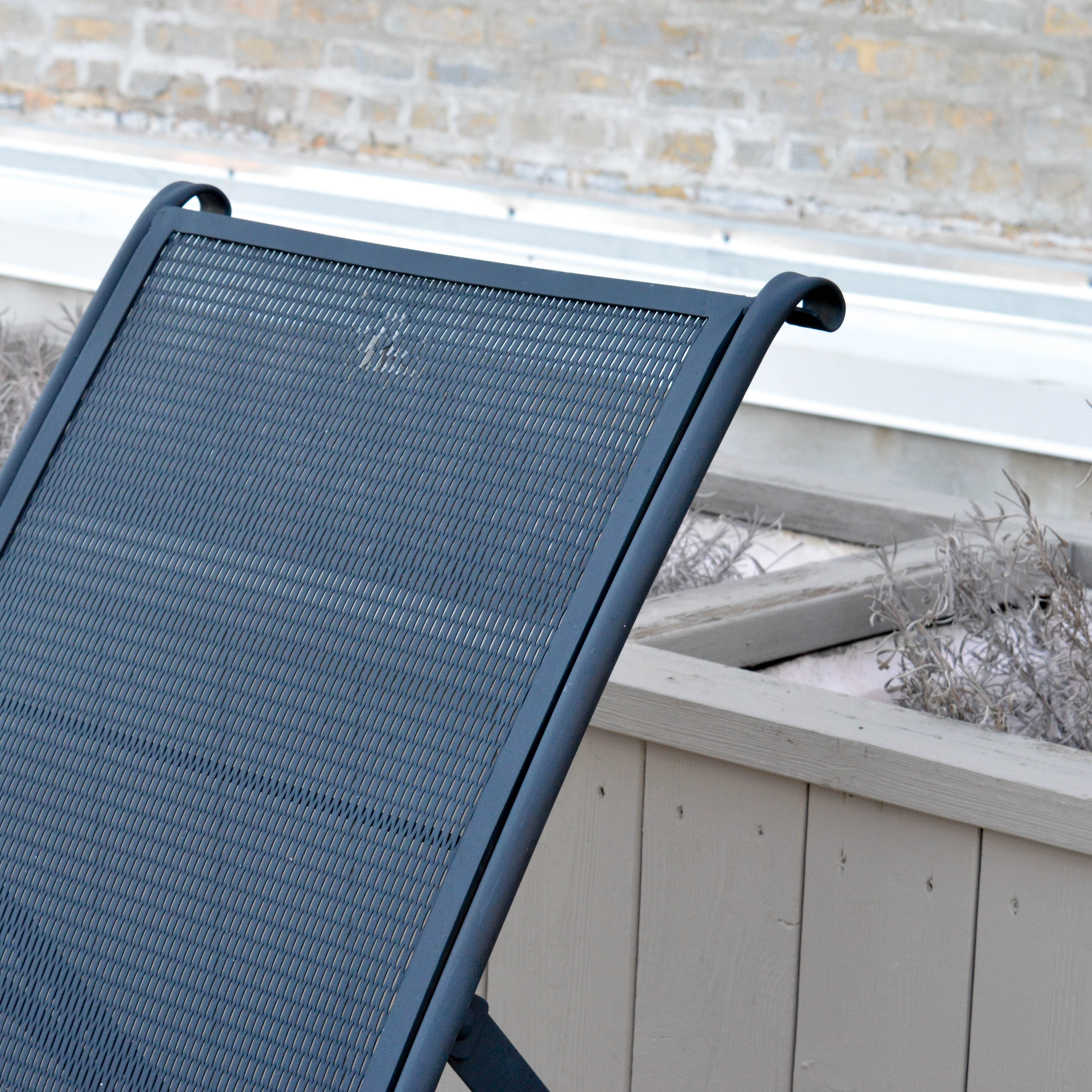 Patio Lounge Chair with Side Table