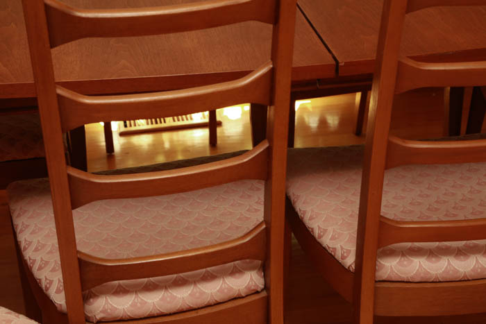 Facet by Broyhill Mid Century Modern Dining Table and Chairs