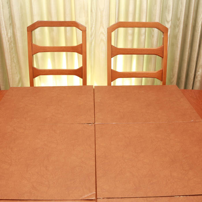 Facet by Broyhill Mid Century Modern Dining Table and Chairs