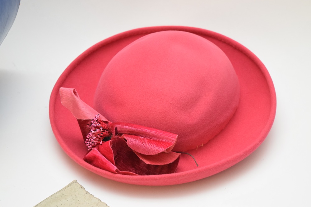 Vintage Garay Handbag, White Leather Gloves and Hat in Vintage Burdine's Box