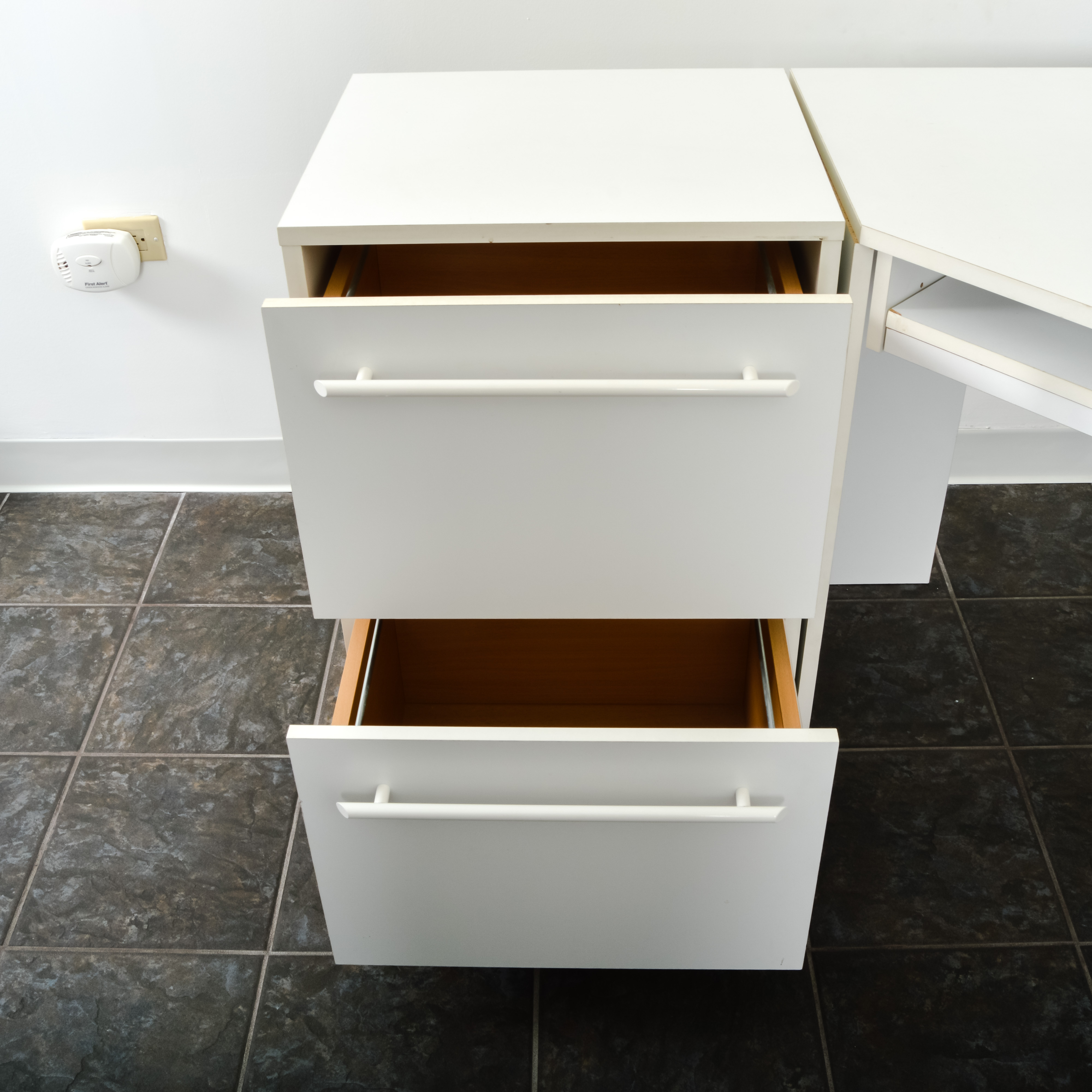 Corner Desk Set in White with Chair