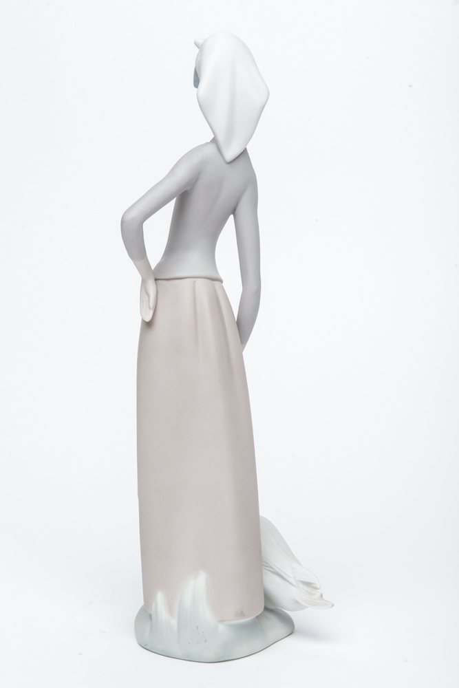 Lladro "Girl with Geese" Figurine