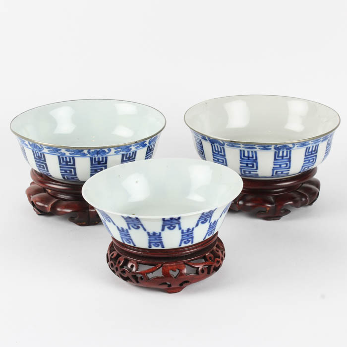 Selection of Chinese Blue and White China Bowls With Wooden Stand