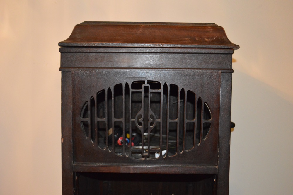 Brunswick Phonograph Model 200 Wood Case