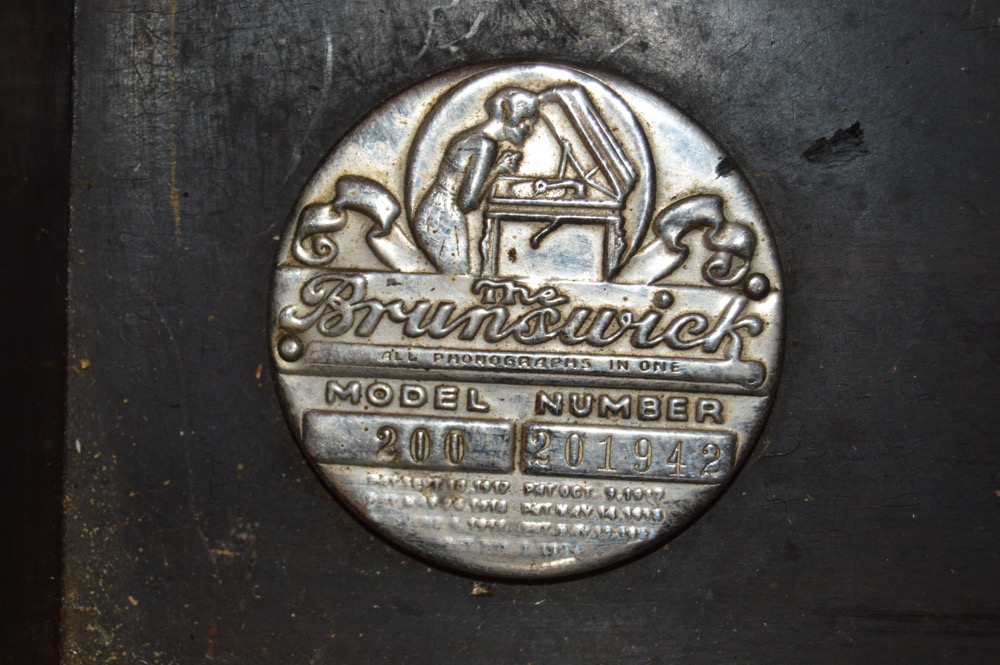 Brunswick Phonograph Model 200 Wood Case