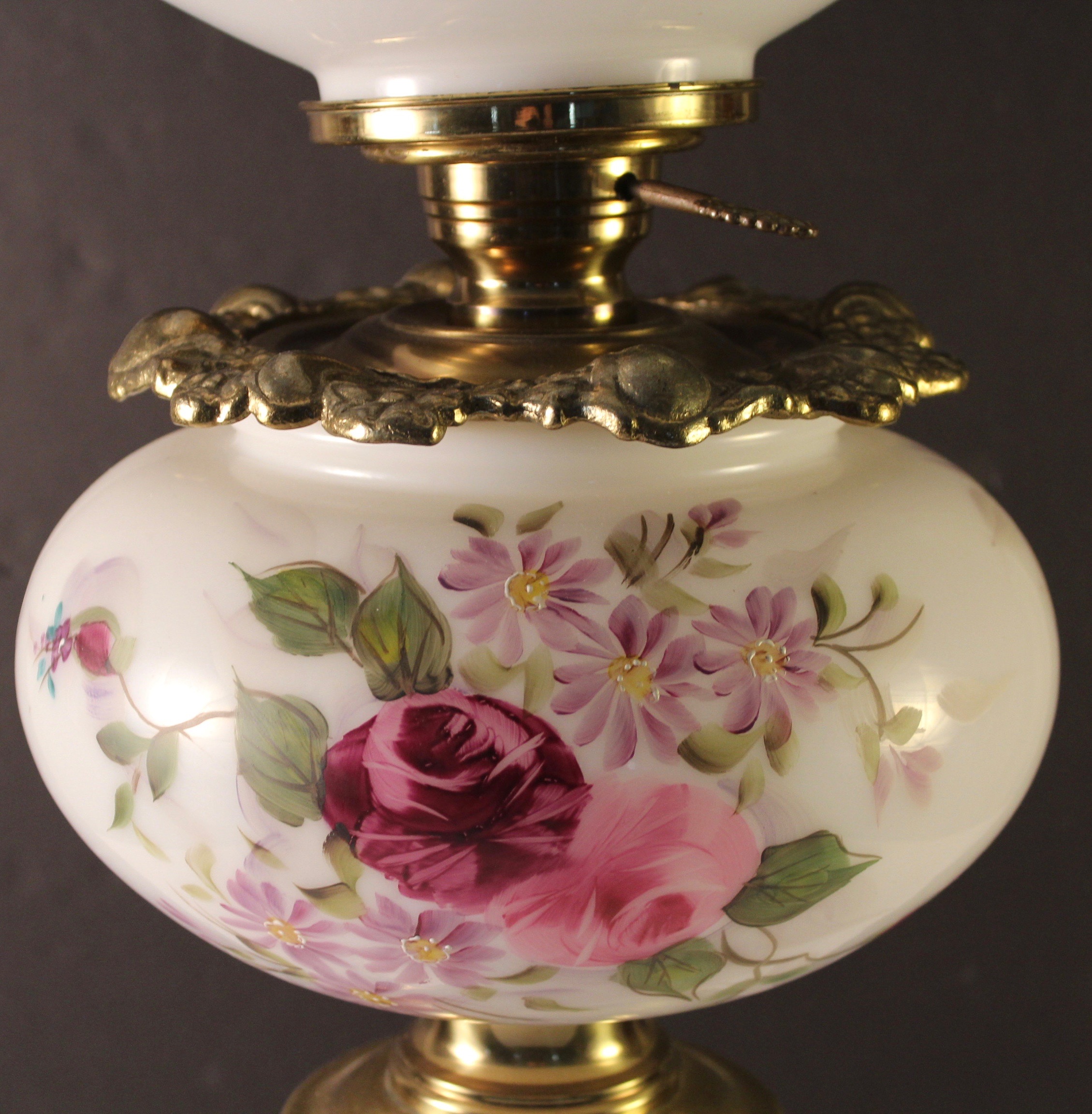 L.G. Wright Glass Co. Vintage Parlor Lamp
