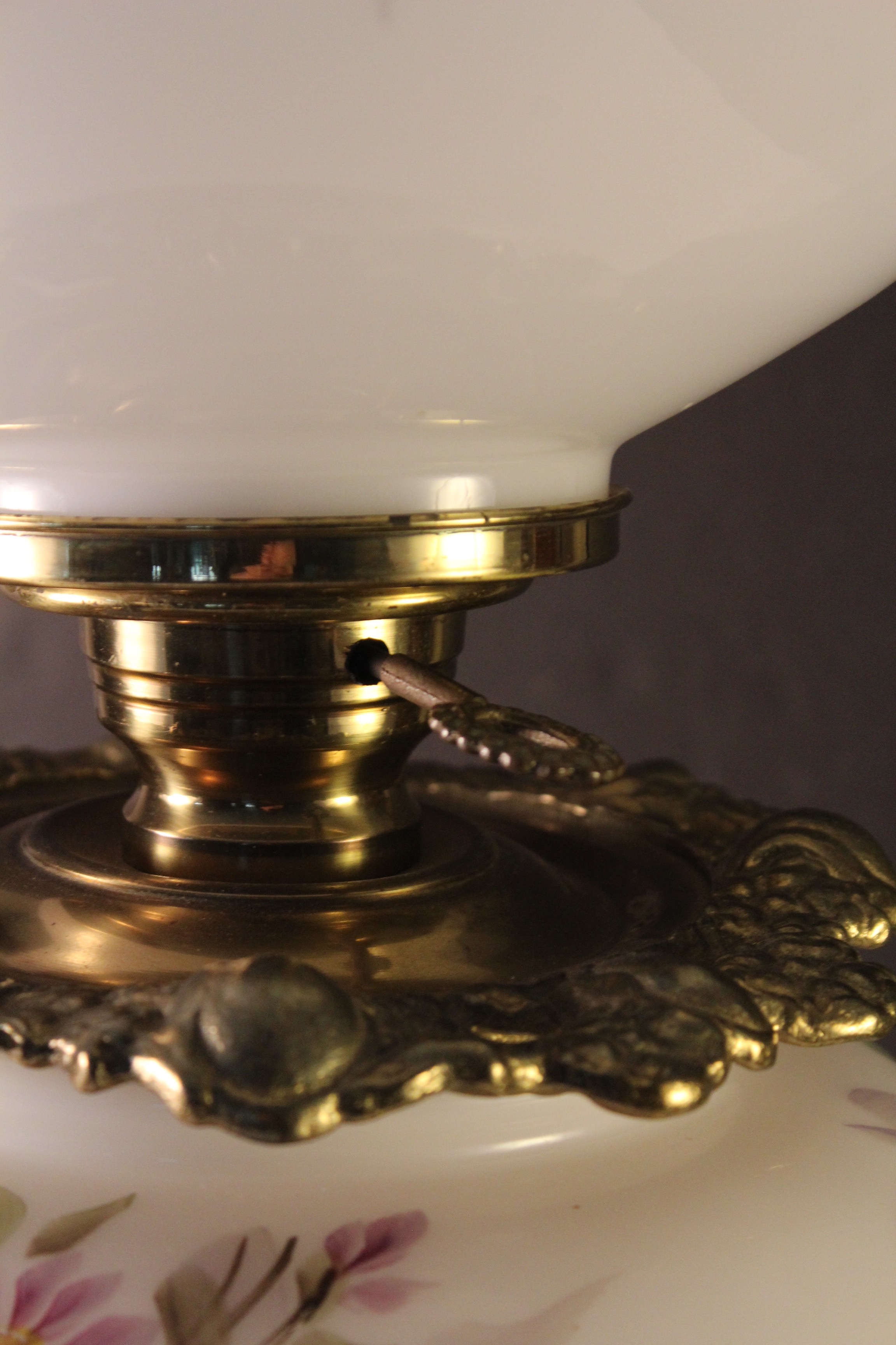 L.G. Wright Glass Co. Vintage Parlor Lamp