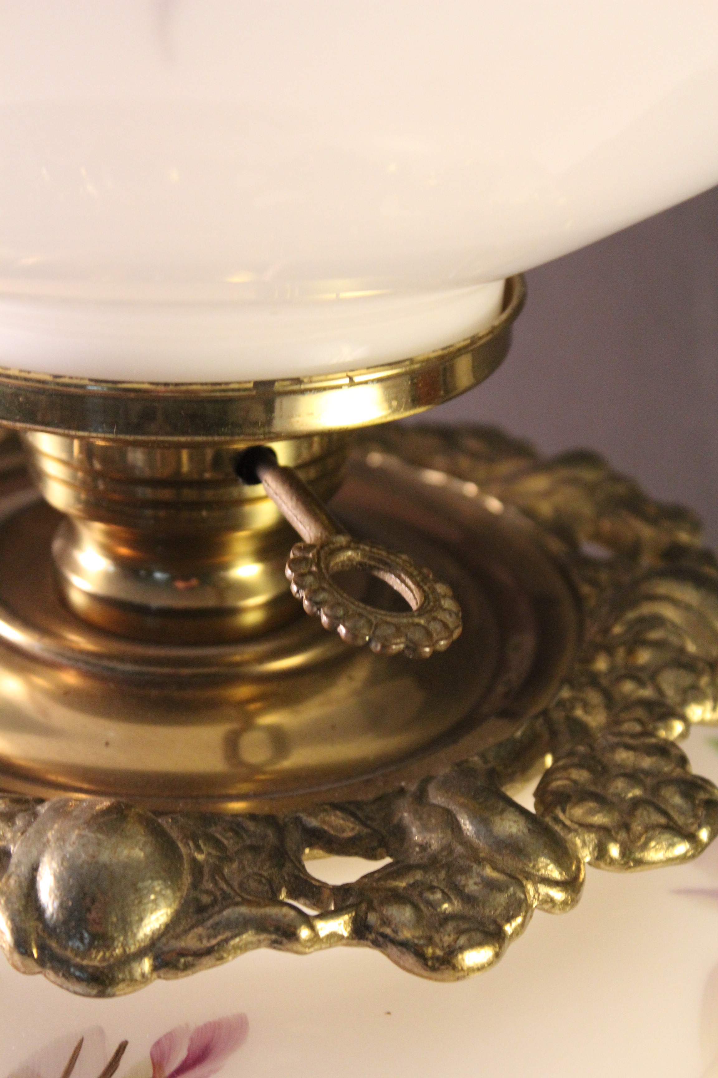 L.G. Wright Glass Co. Vintage Parlor Lamp