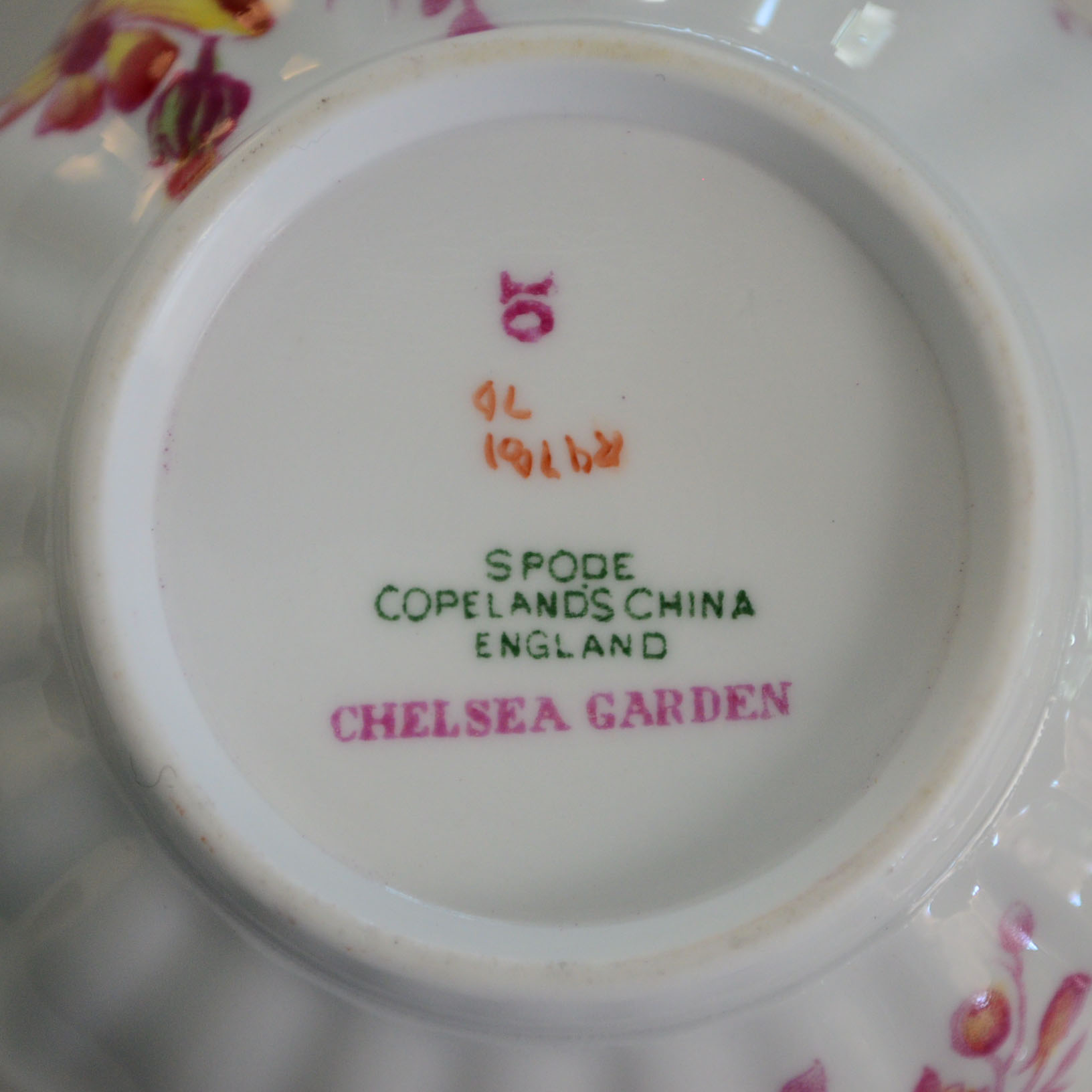 Spode China Tableware in "Chelsea Garden"