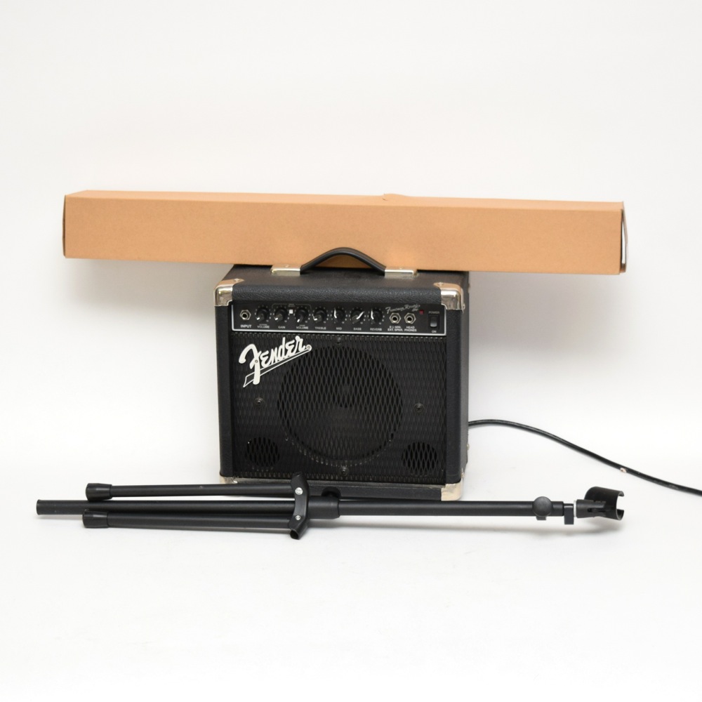 Fender Frontman Reverb Amp and Two Microphone Stands