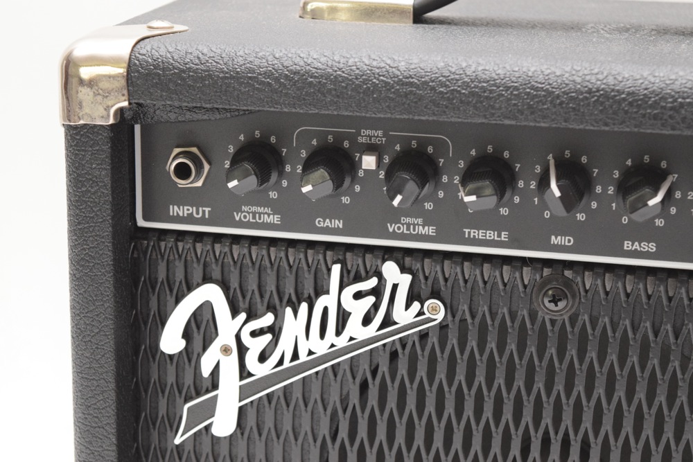 Fender Frontman Reverb Amp and Two Microphone Stands