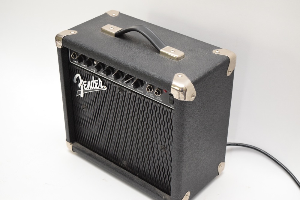 Fender Frontman Reverb Amp and Two Microphone Stands