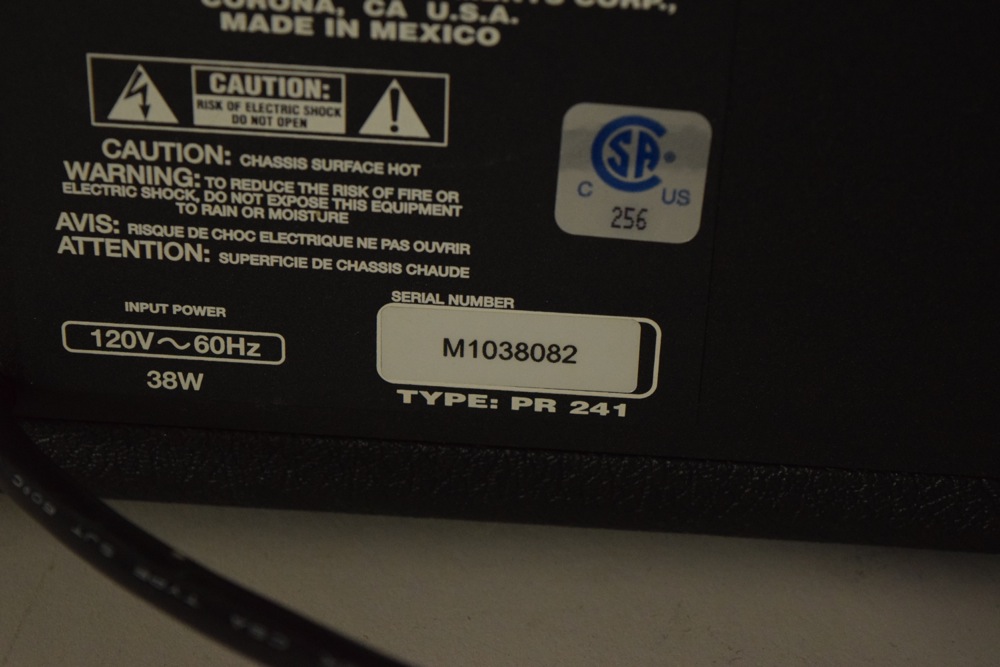 Fender Frontman Reverb Amp and Two Microphone Stands