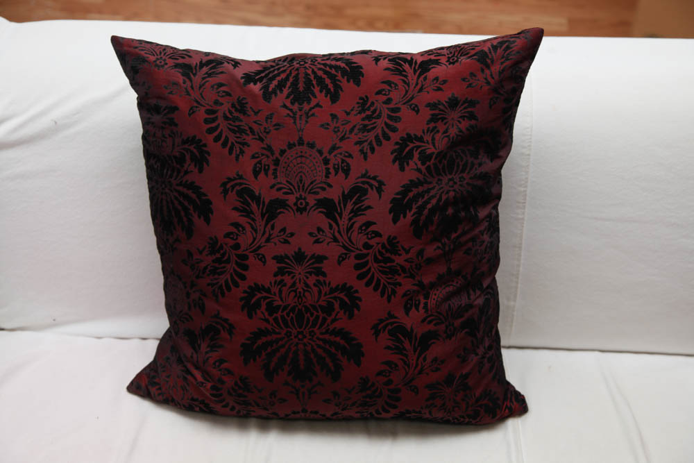 Grouping of Decorative Pillows and Throws