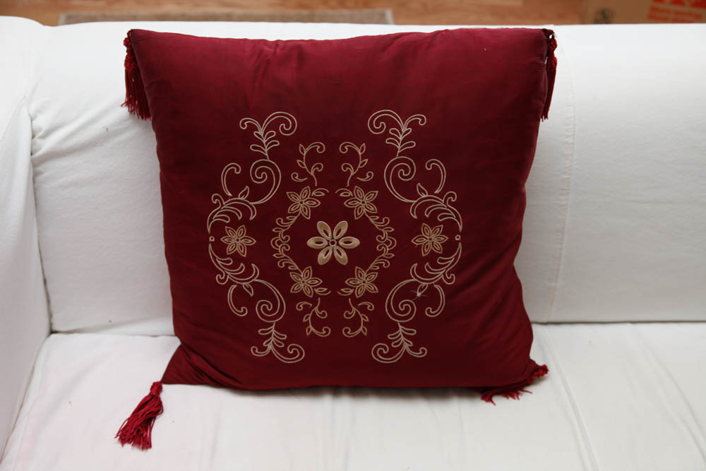 Grouping of Decorative Pillows and Throws