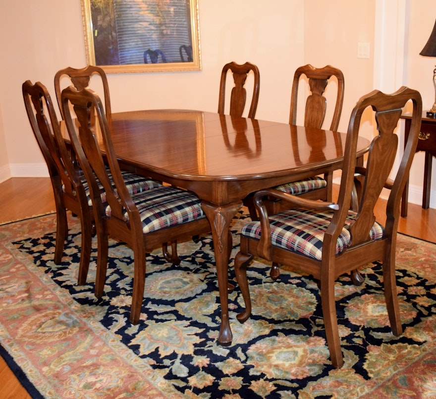 Harden Furniture Co. Queen Anne Style Dining Room Table with Six Chairs