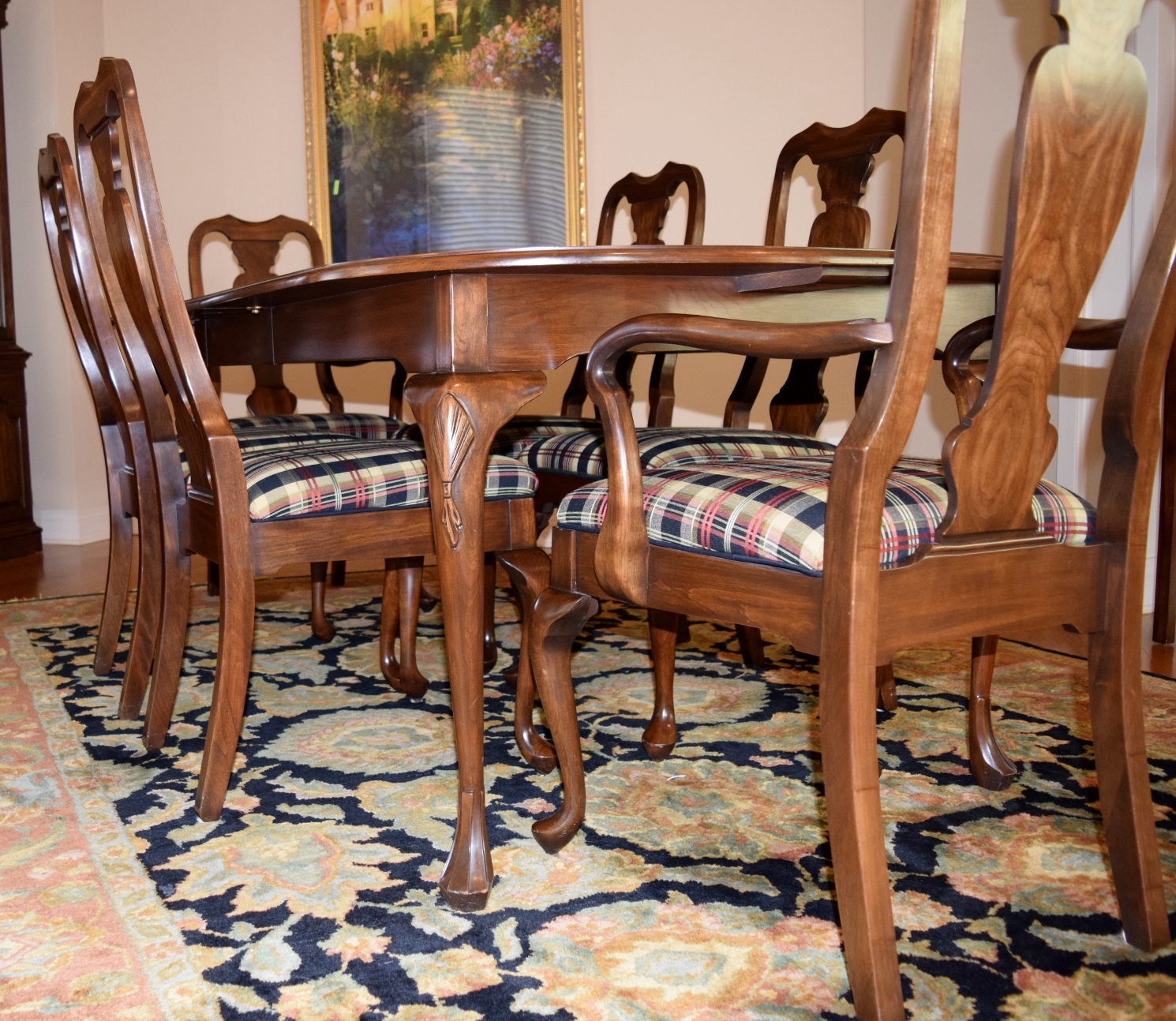 Harden Furniture Co. Queen Anne Style Dining Room Table with Six Chairs