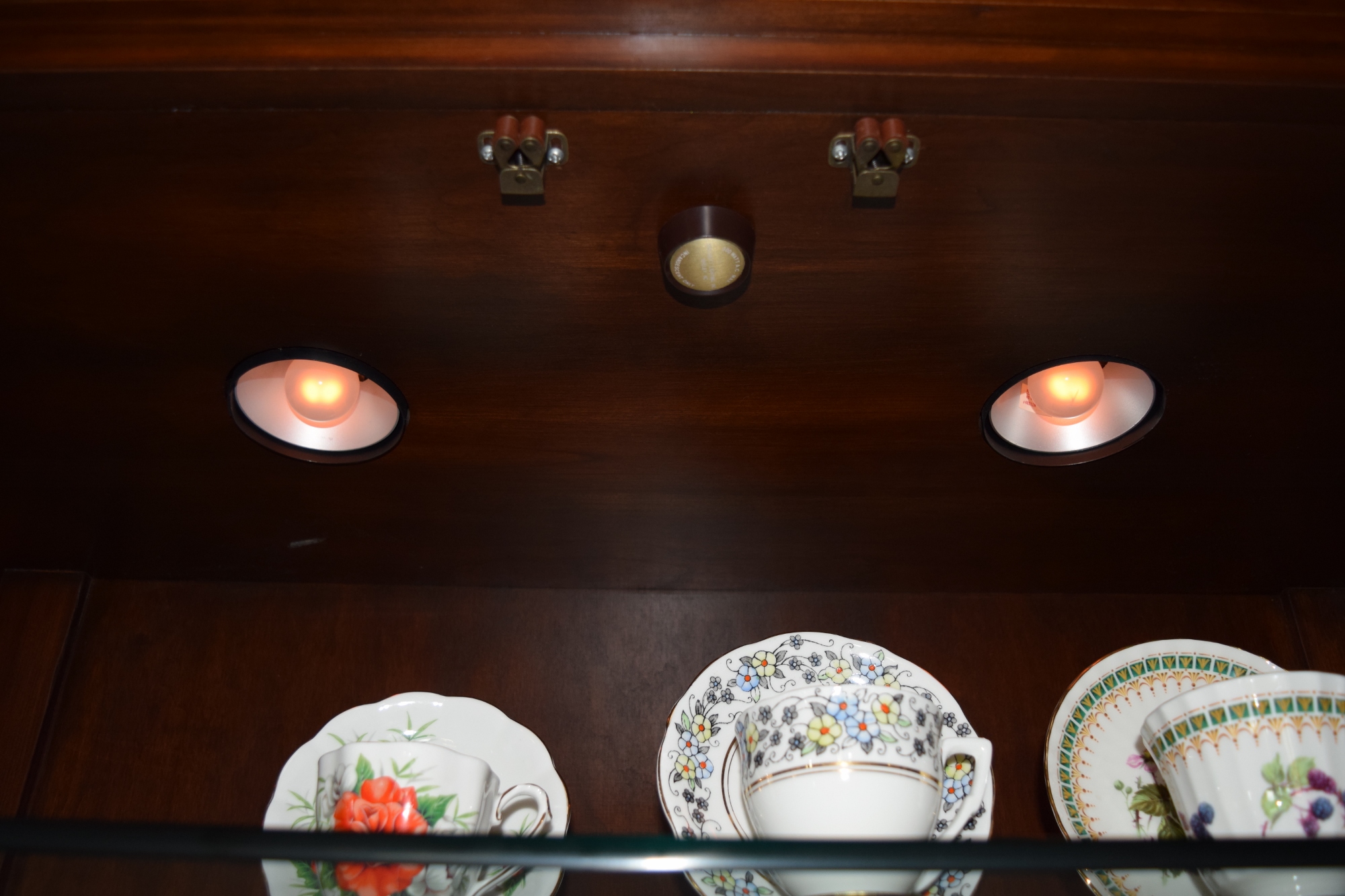 Harden Furniture Co. Dining Room Breakfront China Cabinet