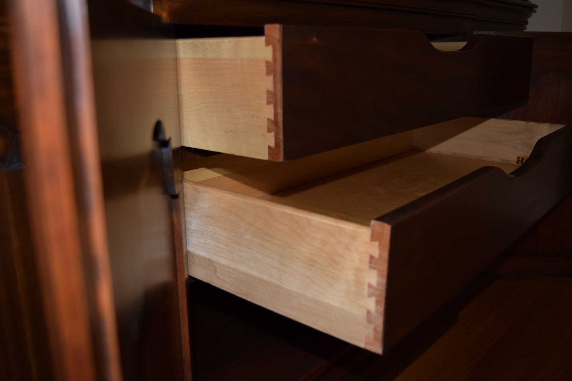 Harden Furniture Co. Dining Room Breakfront China Cabinet