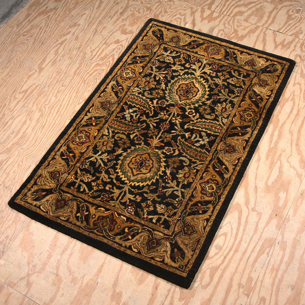 Handmade India Charcoal Accent Rug