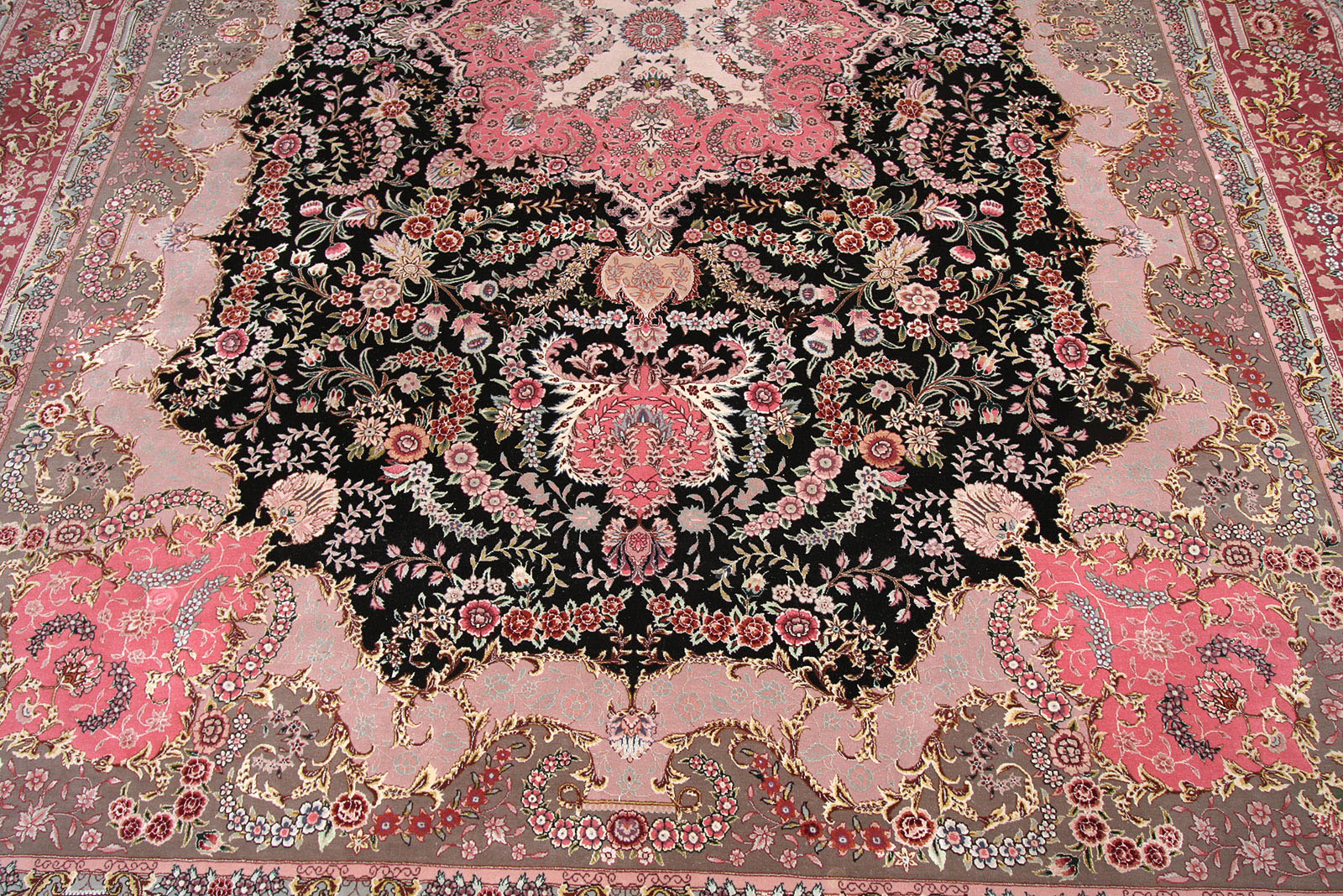 Hand Woven Chinese Tabriz Area Rug