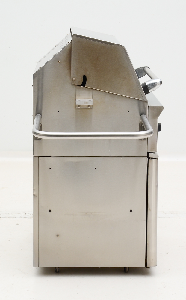 Frontgate "Professional" Gas Grill