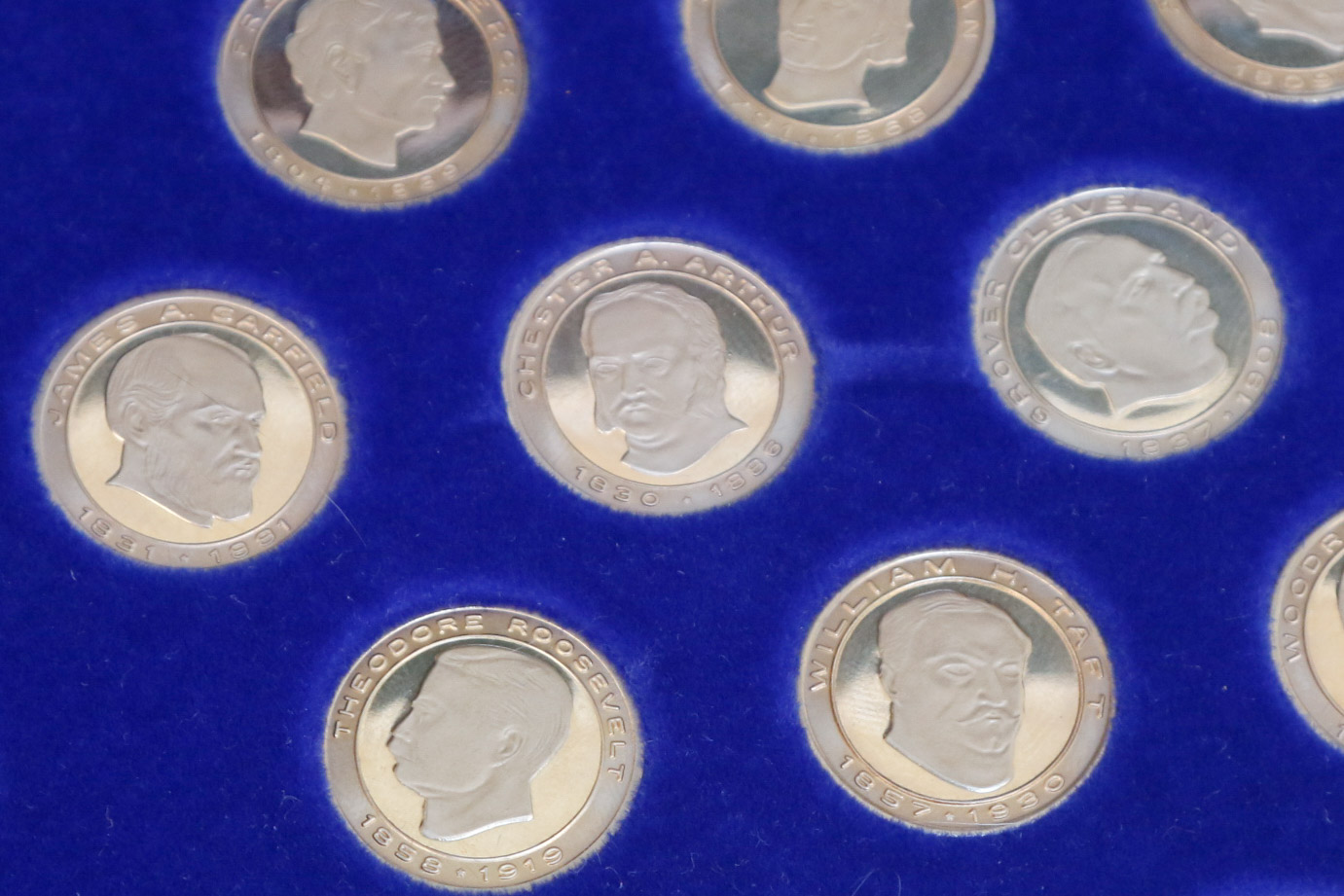 Danbury Mint 14K Gold Presidential Portrait Medals in Display Box