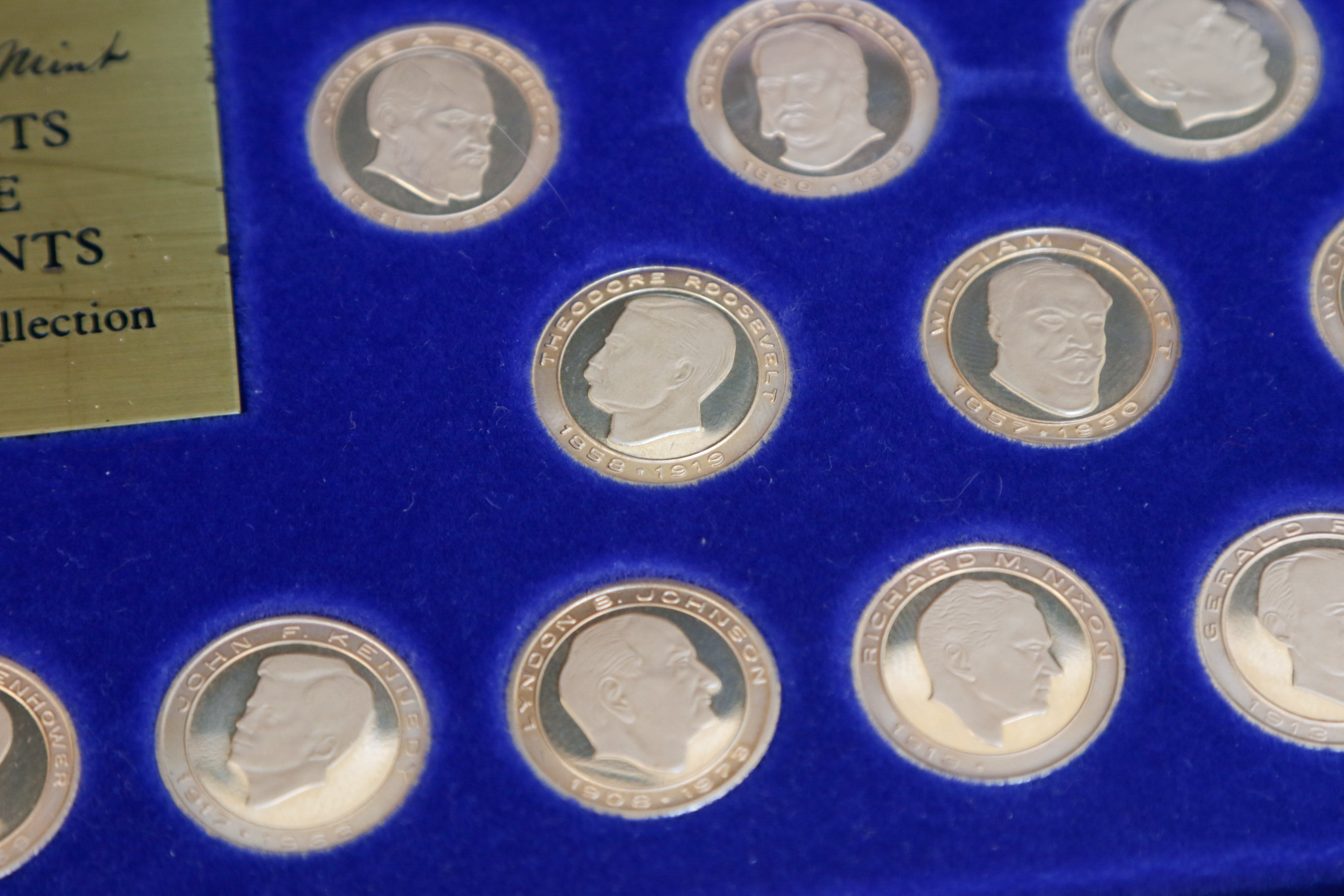 Danbury Mint 14K Gold Presidential Portrait Medals in Display Box