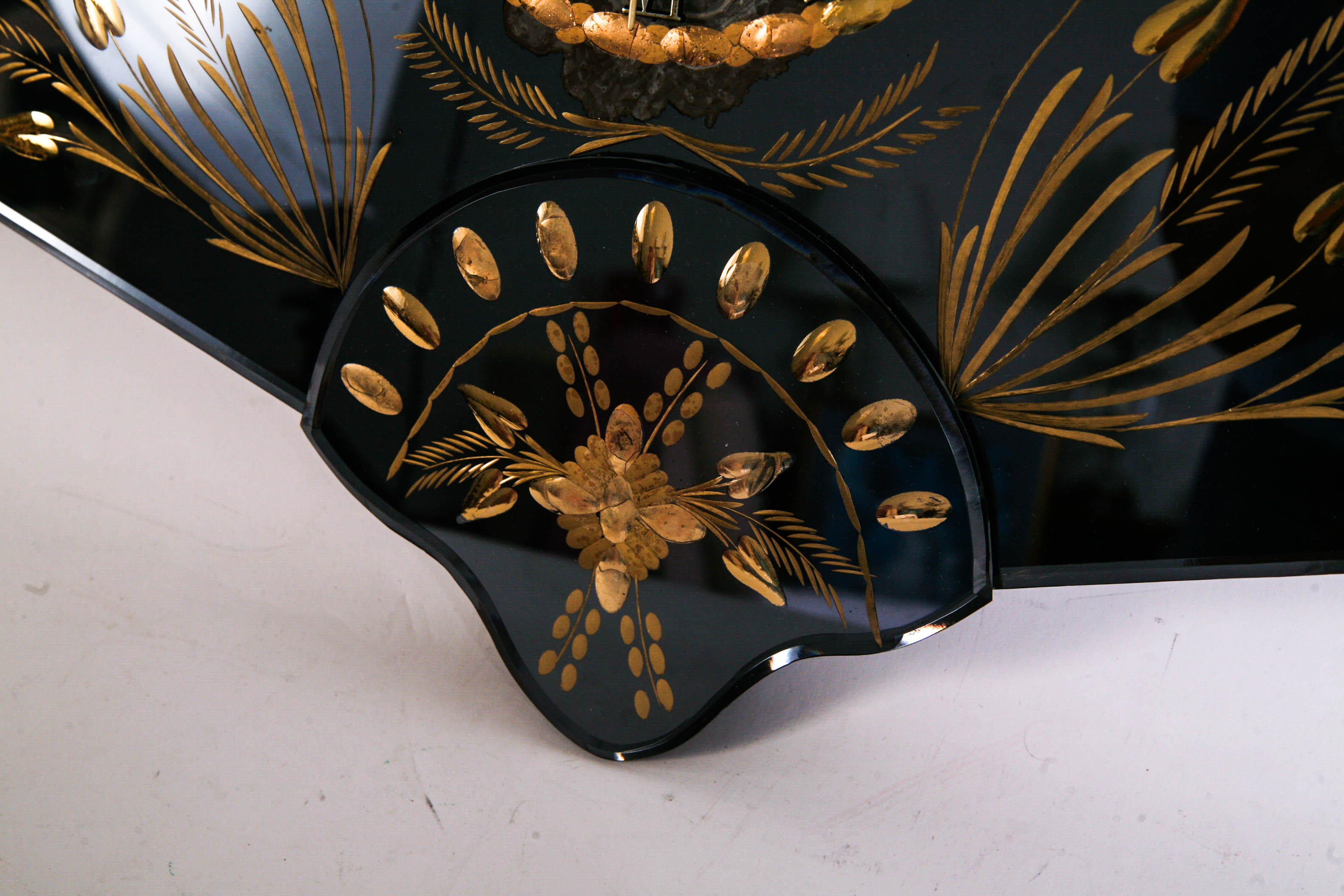 Italian-Style Fan Clock