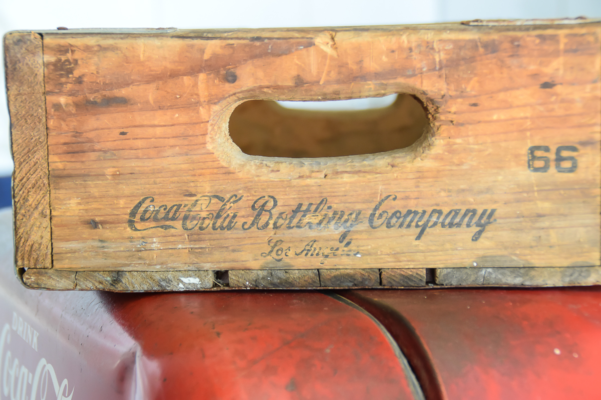 Vintage VMC-33 Coca Cola Machine