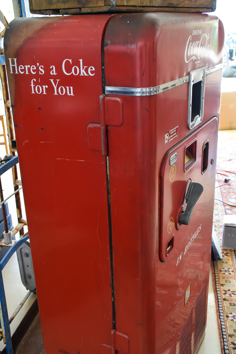 Vintage VMC-33 Coca Cola Machine